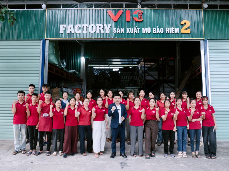 Mũ bảo hiểm in logo sản xuất tại xưởng VIC HELMET Nghệ An